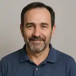 Portrait of an Australian male from Perth representing verified player feedback about Betzillo Casino AU and responsible play mindset